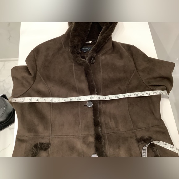 FLASH SALE‼️Soft faux suede coat LIKE NEW🥀 - Picture 8 of 12